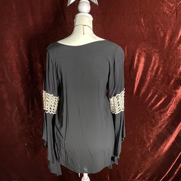 Elan Bell Sleeve Black Top with Crochet Detail Sz M - Picture 2 of 4